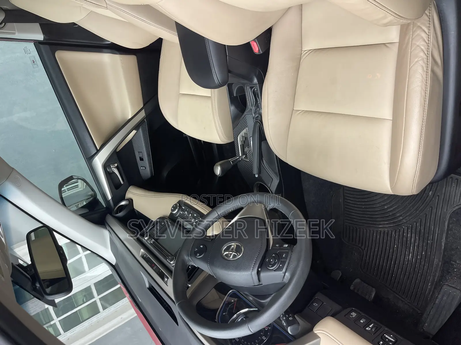 Toyota RAV4 2015 Red