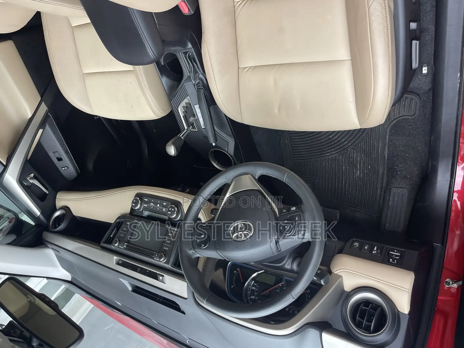 Toyota RAV4 2015 Red