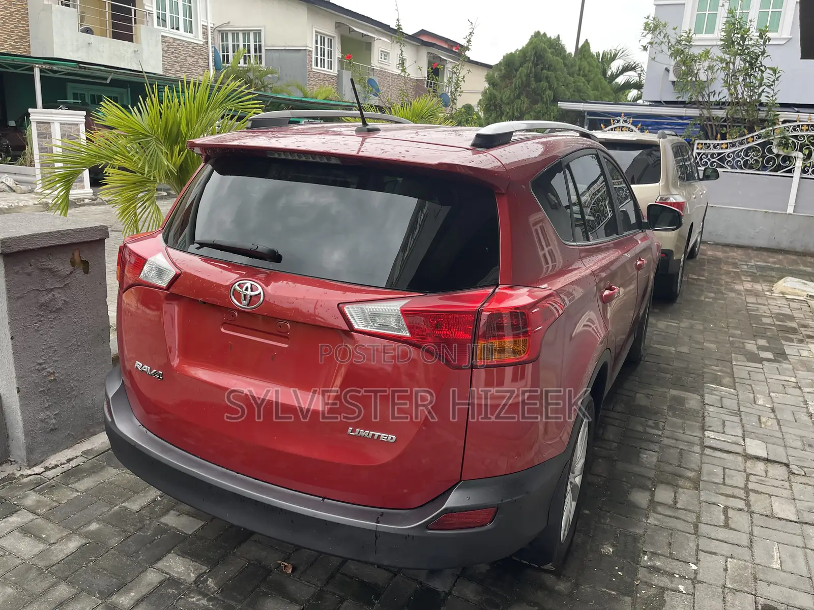 Toyota RAV4 2015 Red