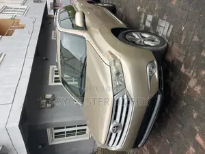 Toyota Highlander 2011 Gold