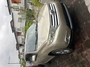Toyota Highlander 2011 Gold