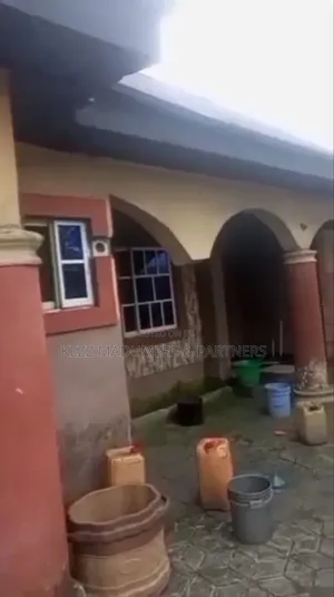 5bdrm Bungalow in Rumuaghulu Port for sale