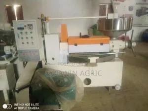 Oil Press and Cake Expelling Machine