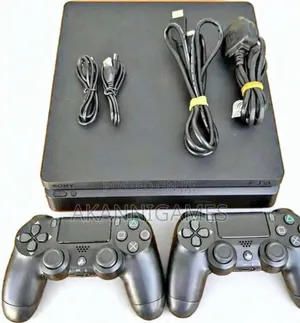 Playstation 4 Slim / Ps4 With Games + 2 Controllers