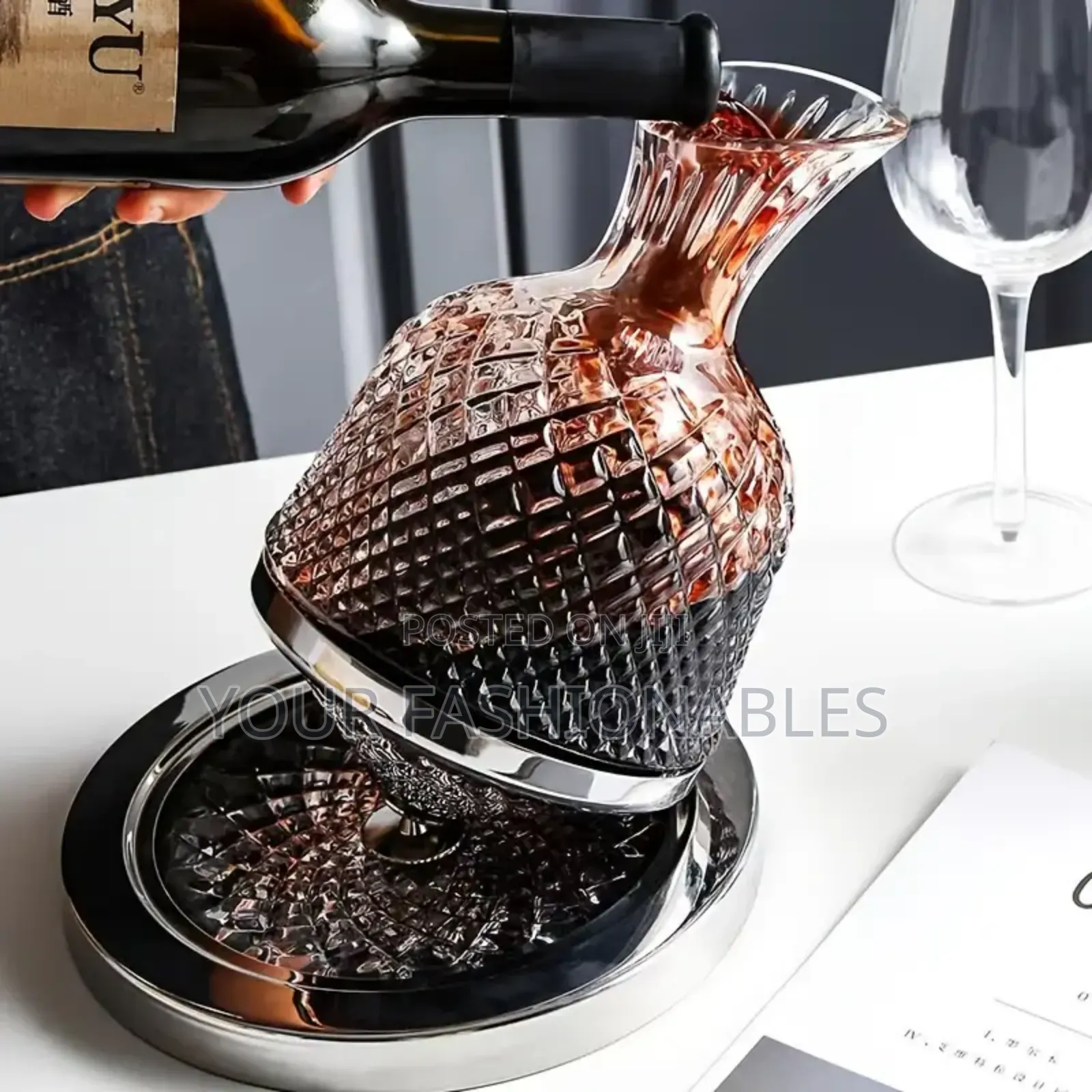 Luxury Rotating Wine Decanter Drinks Jug