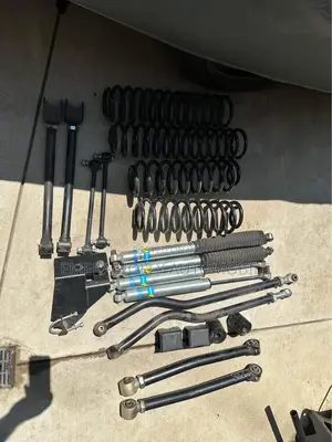 Jeep Wrangler 2020/2022 Front and Back Shocks Absorbers Springs Arms.