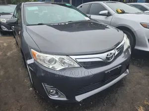 Toyota Camry XLE 4dr Sedan (2.5L 4cyl 6A) 2014 Gray