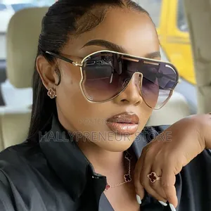 Designer Sunshade Gold and Black