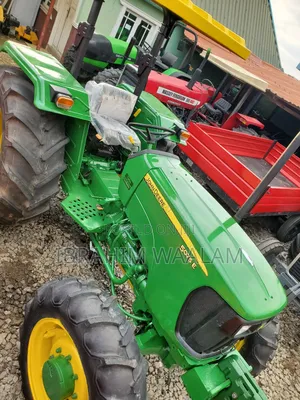 John Deere 5075 E