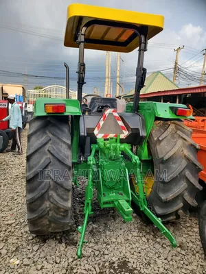 John Deere 5075 E