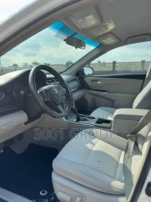 Toyota Camry LE 4dr Sedan (2.5L 4cyl 6A) 2015 White