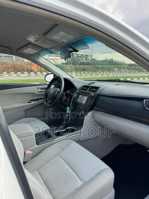 Toyota Camry LE 4dr Sedan (2.5L 4cyl 6A) 2015 White
