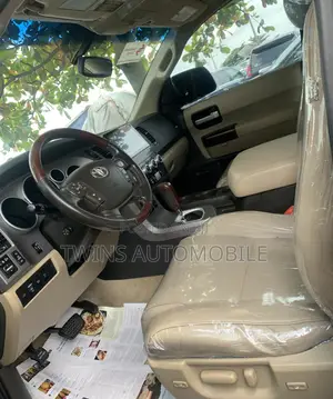 Toyota Sequoia Platinum 4x4 2018 Black