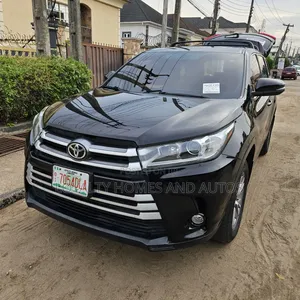Toyota Highlander LE Plus 4dr SUV AWD (3.5L 6cyl 6A) 2015 Black