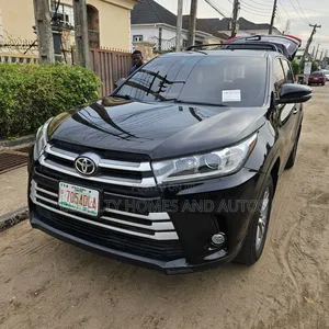 Toyota Highlander LE Plus 4dr SUV AWD (3.5L 6cyl 6A) 2015 Black