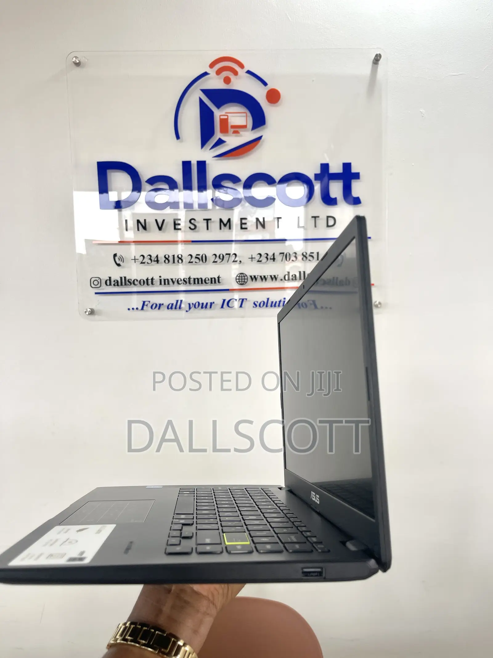 New Laptop Asus 4GB SSD 512GB
