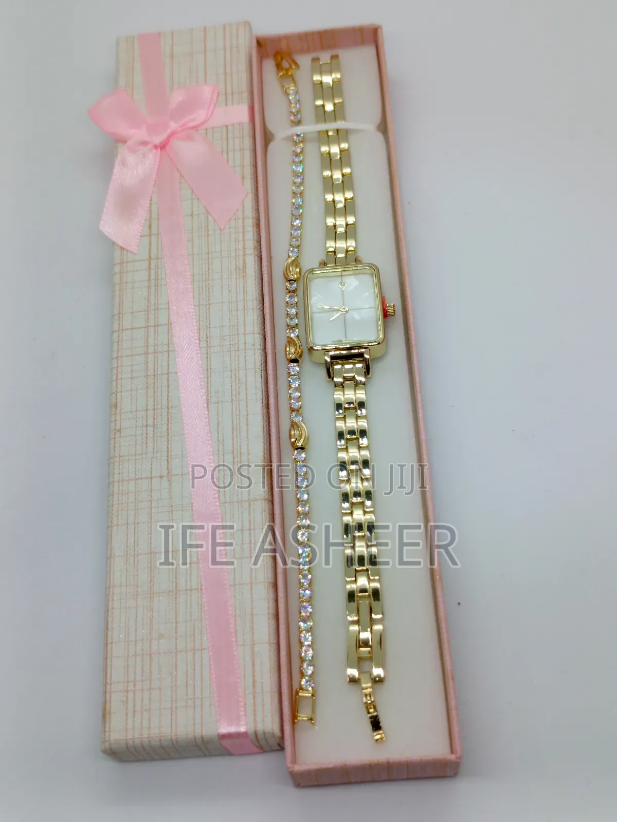 Ladies Gold Watch With Bracelet - 003