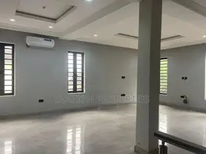 4bdrm Duplex in Shonibare Estate, Maryland for sale
