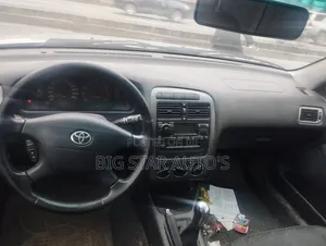 Toyota Avensis Wagon 1.8 VVT-i 2000 Silver