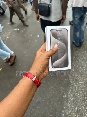 New Apple iPhone 15 Pro 256 GB Black
