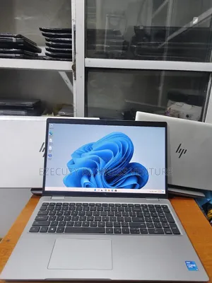 Laptop Dell Latitude 5520 16GB Intel Core I5 SSD 256GB