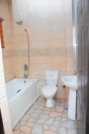 Furnished 5bdrm Duplex in Silver Springs for rent