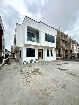 5bdrm Duplex in Ikota for sale