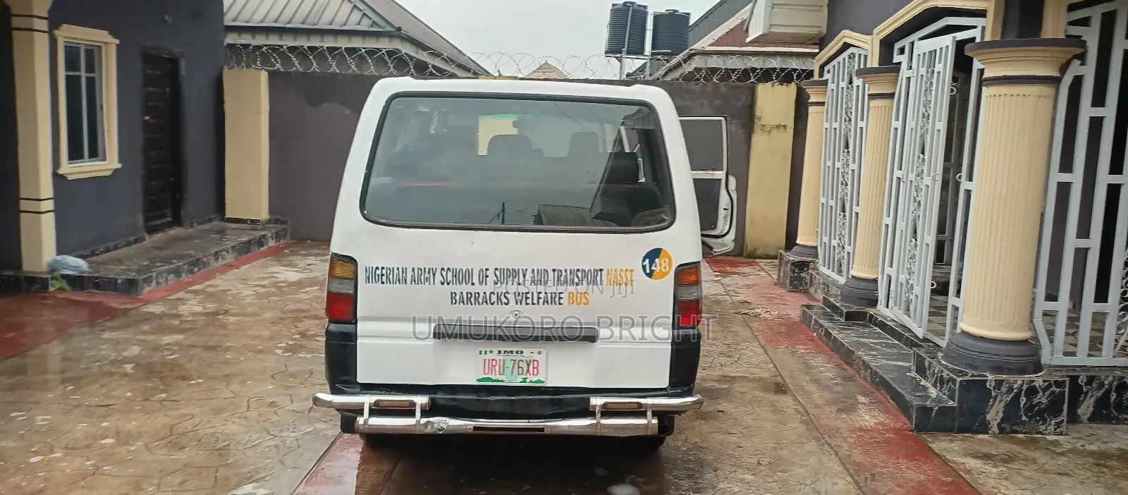 Mitsubishi L300 2004 White