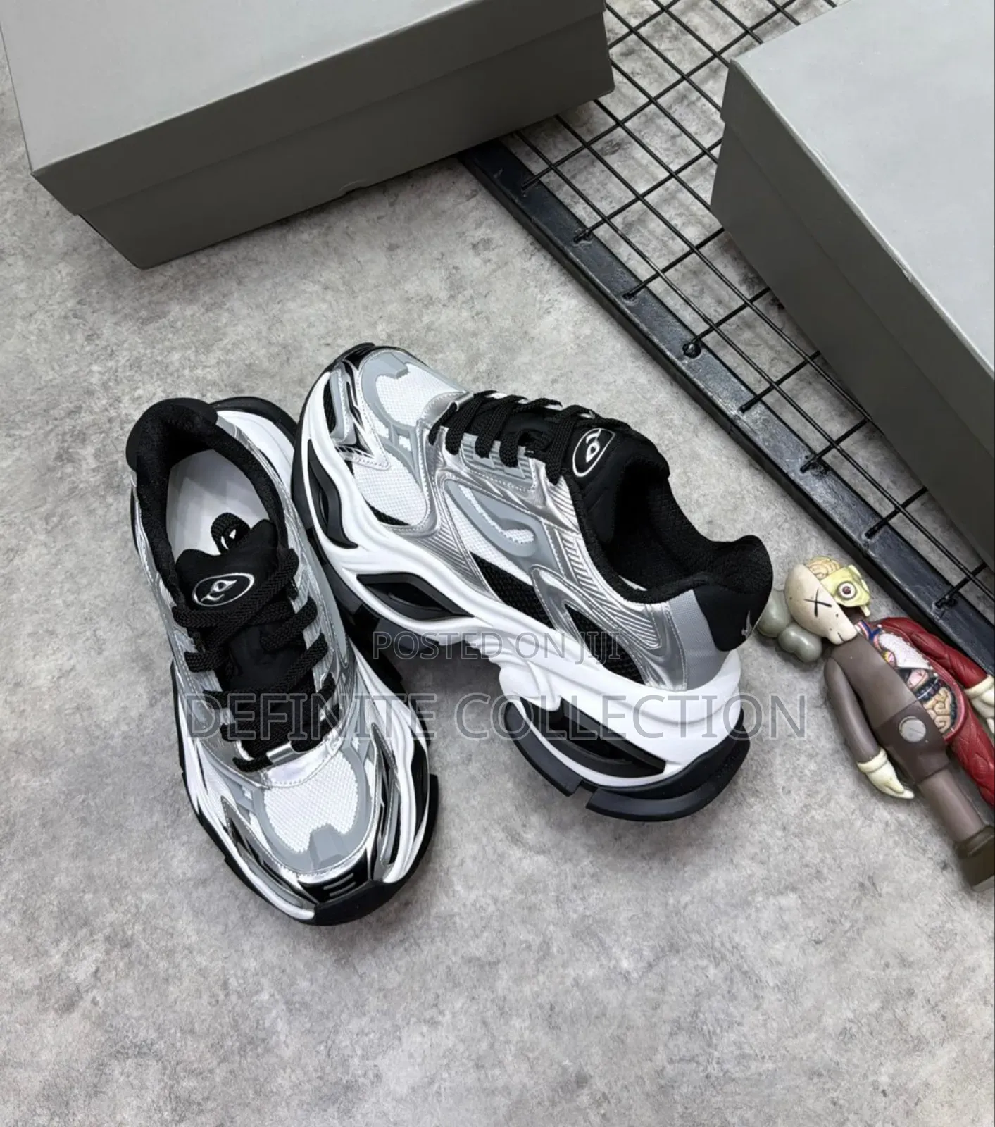 Omeat Luxury Sneakers