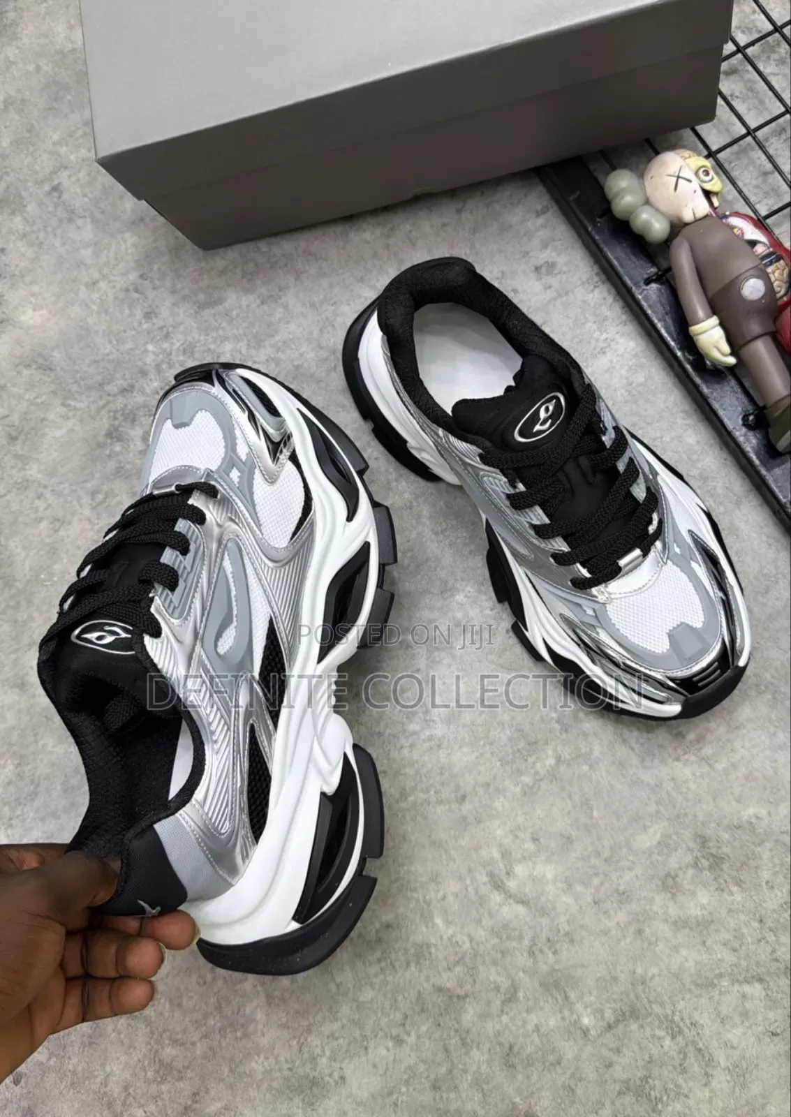 Omeat Luxury Sneakers