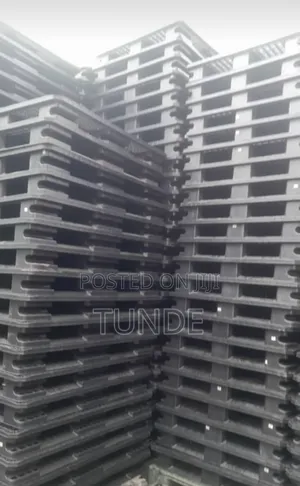 Animal Leg Plastic Pallets