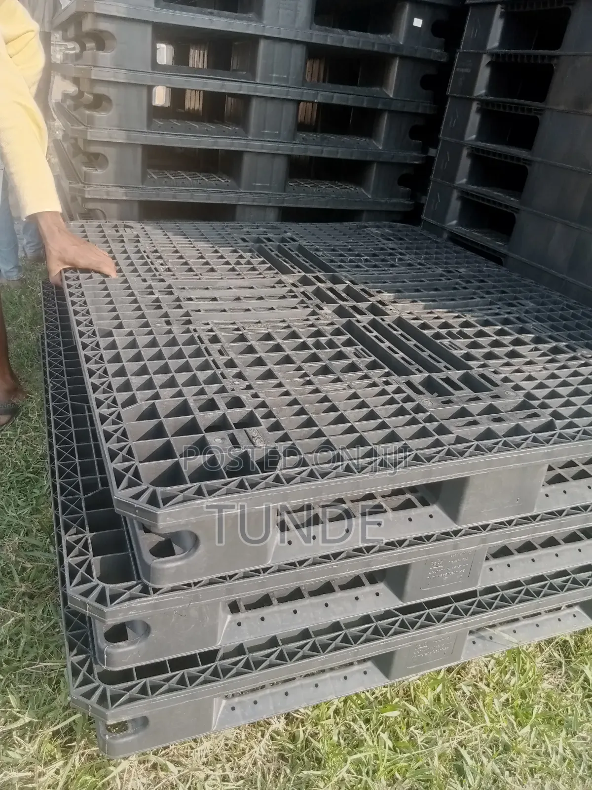 Animal Leg Plastic Pallets