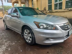 Honda Accord 2.0 i-VTEC Automatic 2009