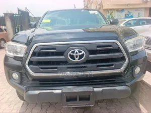 Toyota Tacoma SR5 2017 Black