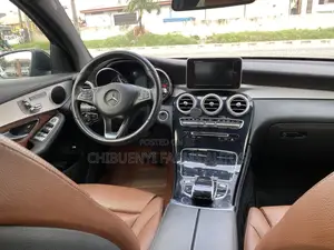 Mercedes-Benz GLC-Class GLC250 Sport Utility 4-Door (2.0L, 4cyl Turbo)