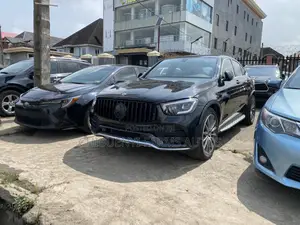 Mercedes-Benz GLC-Class GLC250 Sport Utility 4-Door (2.0L, 4cyl Turbo)