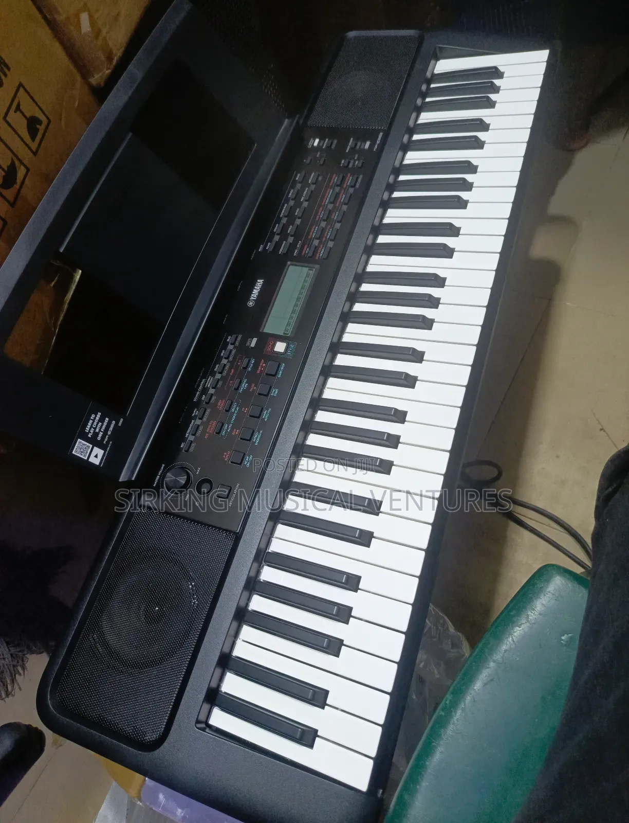 PSR E-383 Yamaha Keyboard With Adaptor