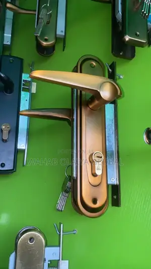 Big Lever Handle Lockset With Key – Durable Secure