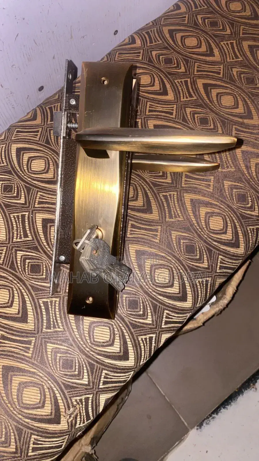 Big Lever Handle Lockset With Key – Durable Secure