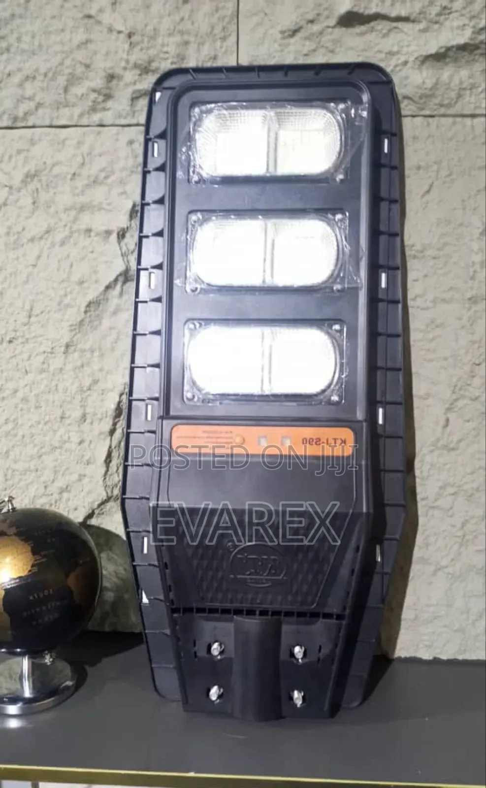 3 Eyes Divided Solar Light 400w