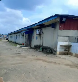 Bay Warehouse and Office for Sale