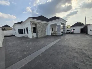 5bdrm Bungalow in Aiyegoro Estate, Akobo for sale