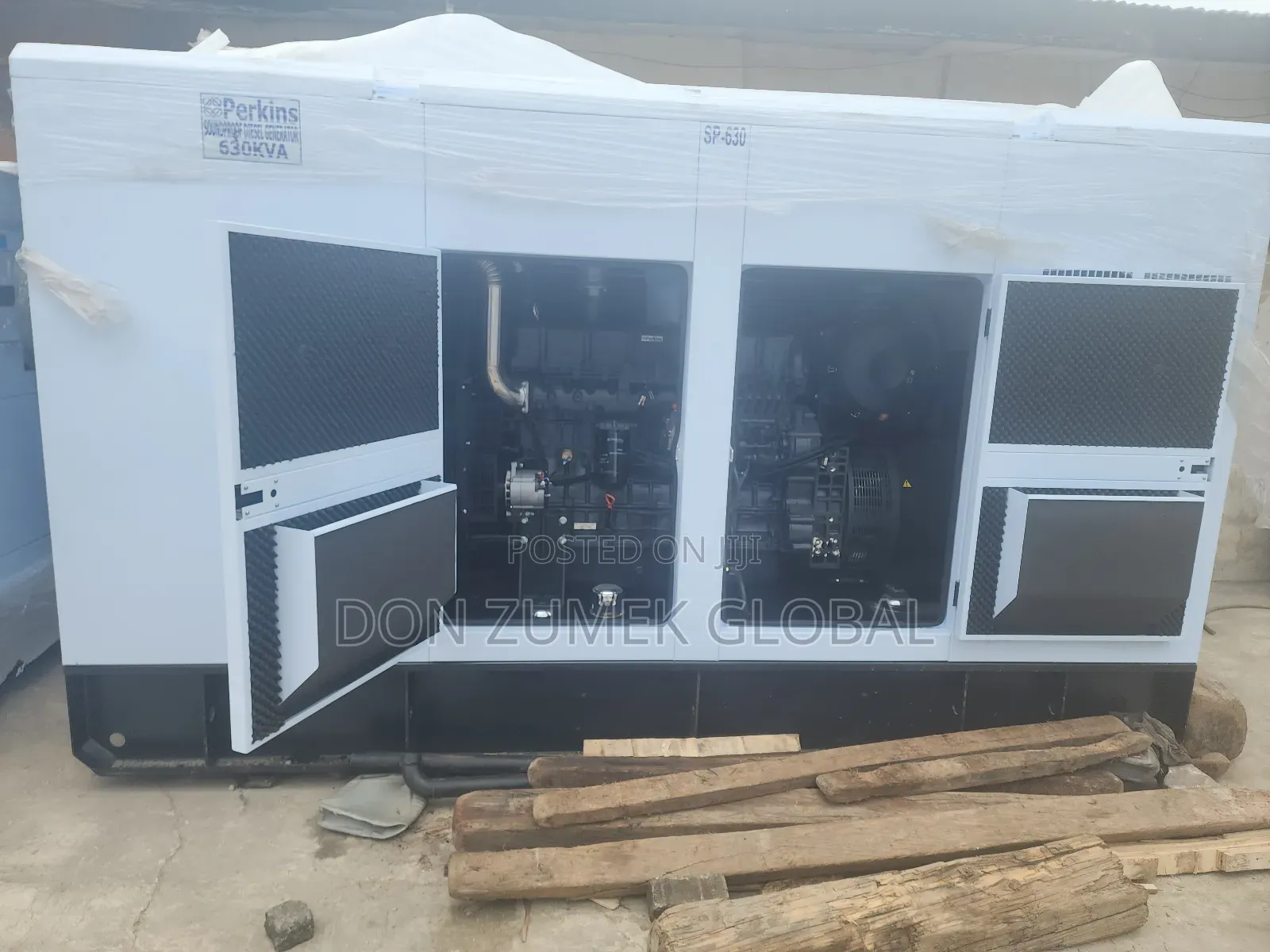 650kva  Perkins Soundproof Diesel Generator