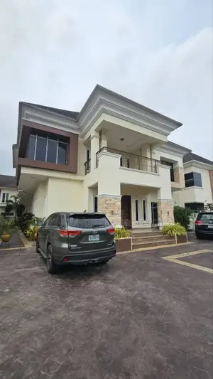 Furnished 7bdrm House in Pinnock Beach Estate, Lekki Phase 1 for sale