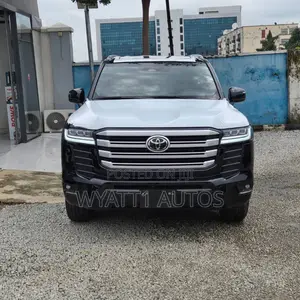 New Toyota Land Cruiser LC300 2025 Black