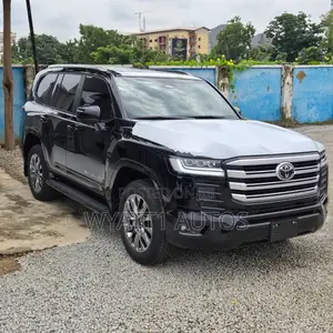 New Toyota Land Cruiser LC300 2025 Black