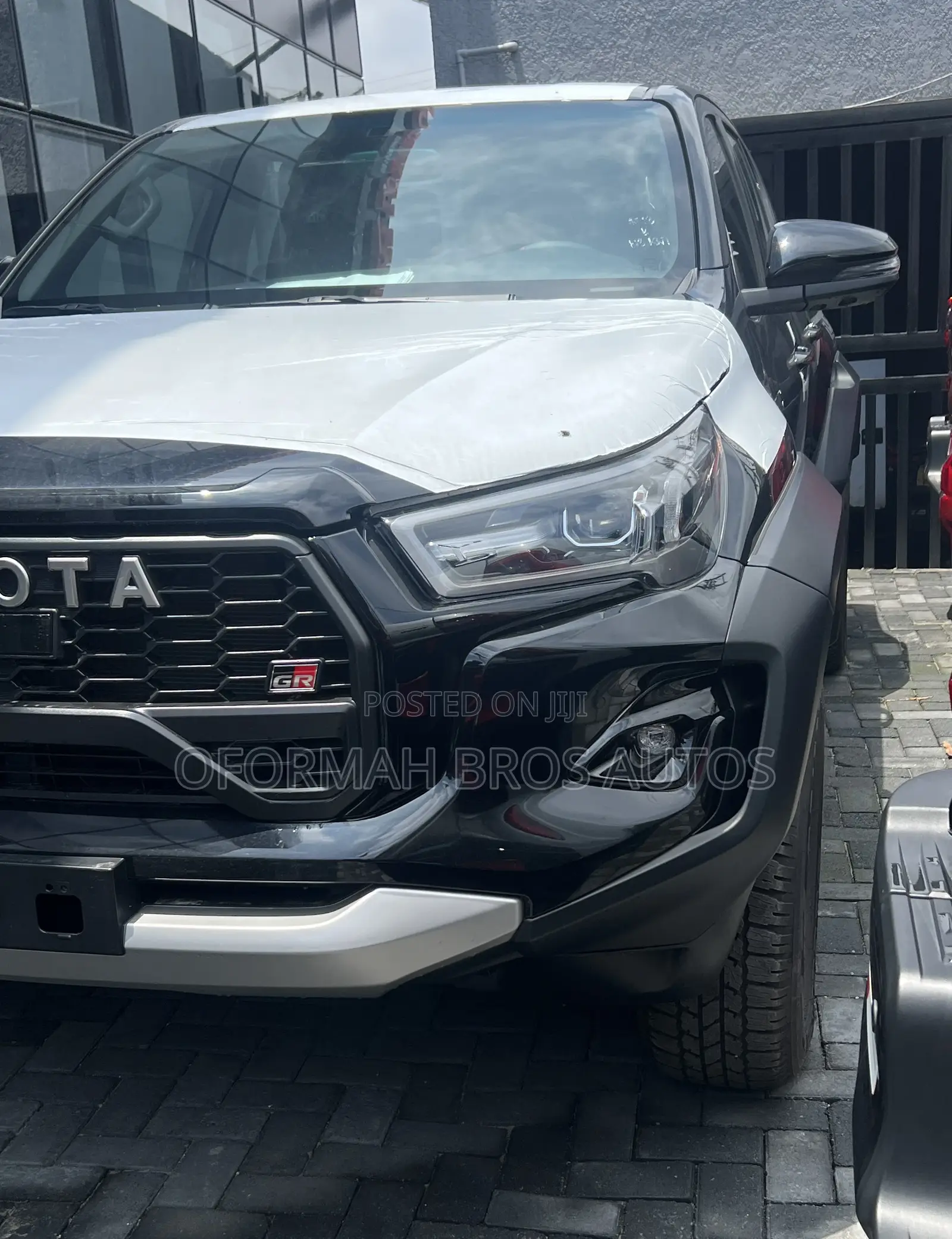 Toyota Hilux 2025 Black