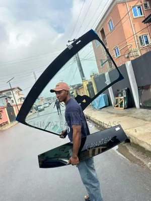 We Deliver All Mercedes Benze Windscreen Glass And Install