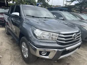 Toyota Hilux 2021 Gray