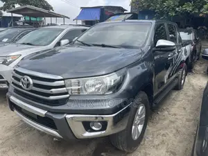 Toyota Hilux 2021 Gray